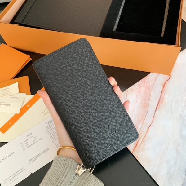LOUIS VUITTON VOYAGE MM POCHETTE BLACK 26CM M30989 - Image 8
