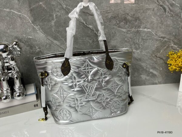 LOUIS VUITTON NEVERFULL PILLOW HANDBAG SILVER 33CM - Image 10