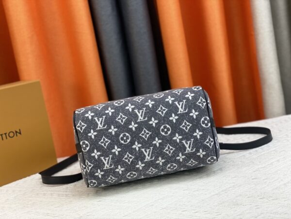 LOUIS VUITTON SPEEDY BANDOULIÈRE 25 GREY M21464 - Image 6