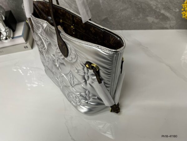 LOUIS VUITTON NEVERFULL PILLOW HANDBAG SILVER 33CM - Image 6