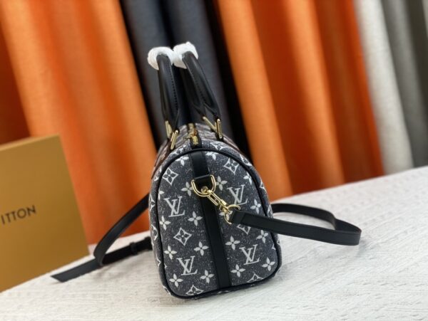 LOUIS VUITTON SPEEDY BANDOULIÈRE 25 GREY M21464 - Image 7