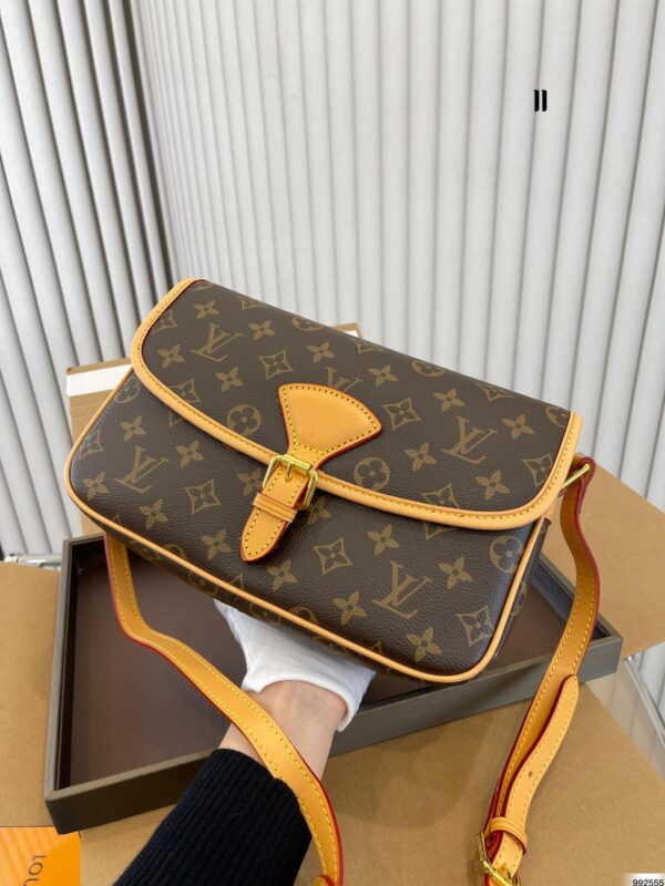 LOUIS VUITTON MONOGRAM CANVAS SOLOGNE 26CM BROWN - Image 8