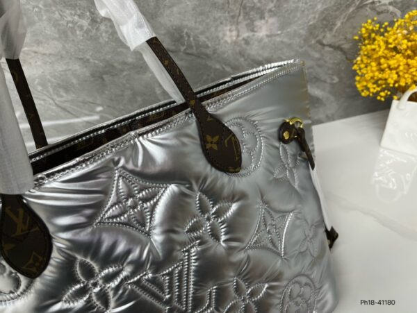 LOUIS VUITTON NEVERFULL PILLOW HANDBAG SILVER 33CM - Image 9