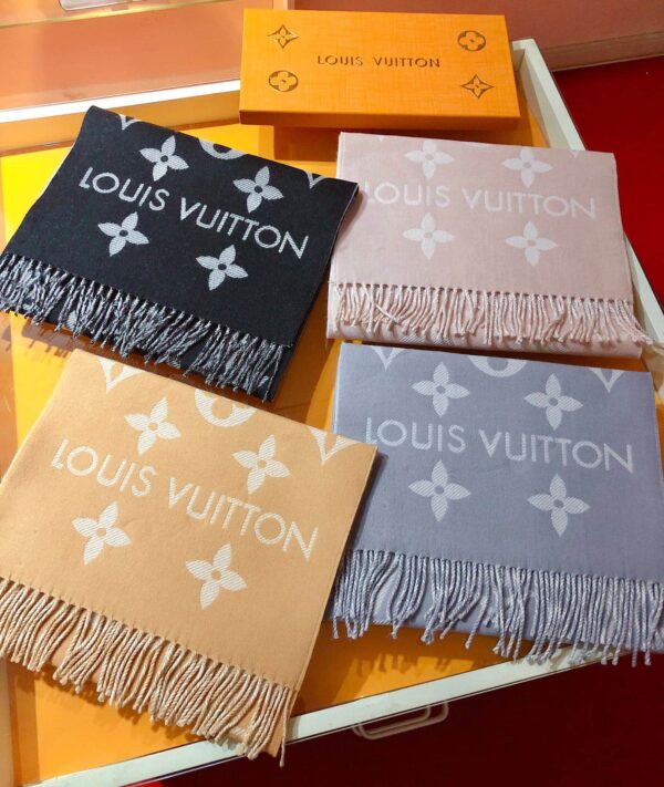 LOUIS VUITTON ESSENTIAL SCARF BEIGE M78935 - Image 2