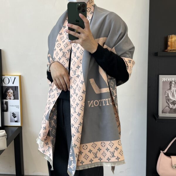 LOUIS VUITTON CASHMERE SCARF MONOGRAM GREY - Image 4