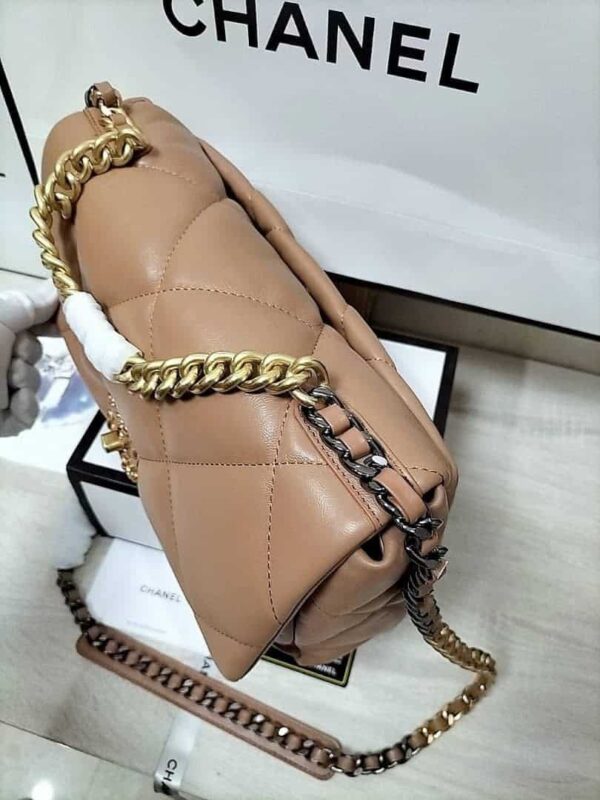 CHANEL QUILTED MEDIUM CHANEL 19 FLAP CARAMEL 26CM - Image 3