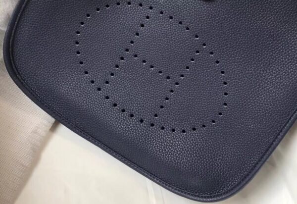 HERMES CLEMENCE EVELYNE PM 30CM BLACK NOIR - Image 10