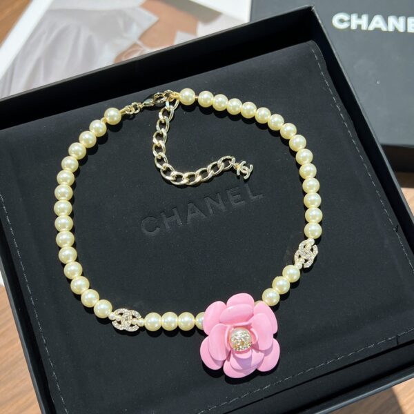 CHANEL PEARL AND CAMÉLIA NECKLACE - Image 8