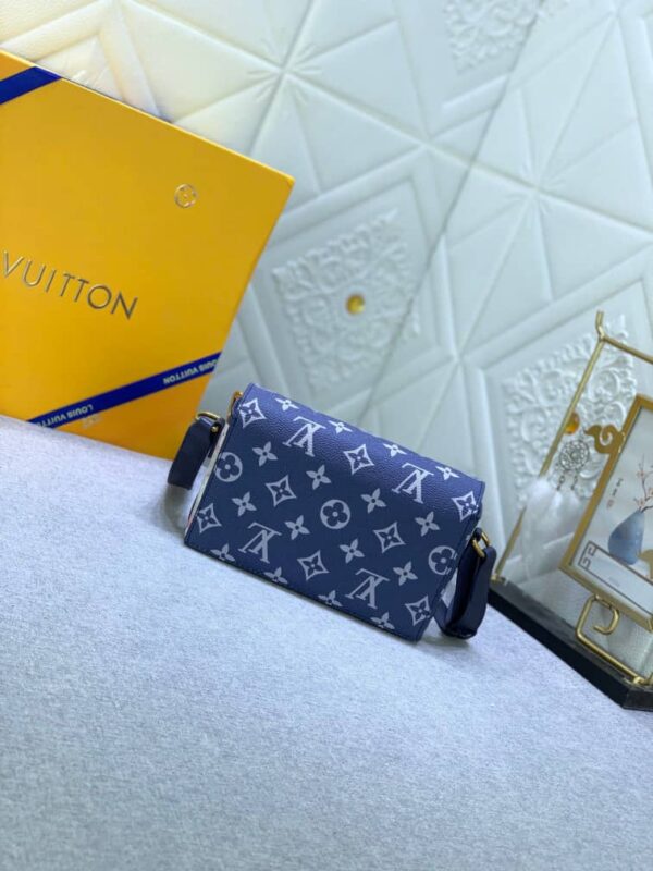 LOUIS VUITTON STEAMER WEARABLE WALLET BLUE 18CM - Image 3