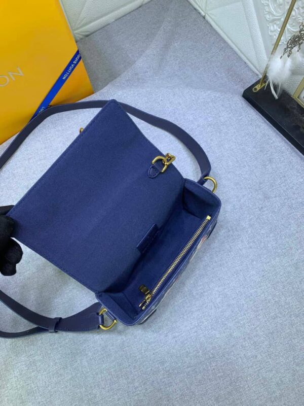 LOUIS VUITTON STEAMER WEARABLE WALLET BLUE 18CM - Image 6