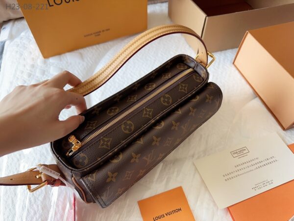LOUIS VUITTON VIVA CITE MM IN MONOGRAM CANVAS 30CM - Image 5