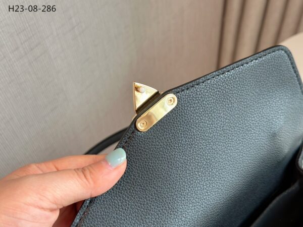 LOUIS VUITTON POCHETTE MÉTIS EAST WEST BAG BLACK 21CM M46595 - Image 8