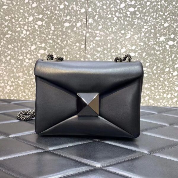 VALENTINO SMALL ONE STUD NAPPA HANDBAG WITH CHAIN AND TONE ON TONE STUD BLACK 19CM 1W2B0K21UZR 0NO - Image 4