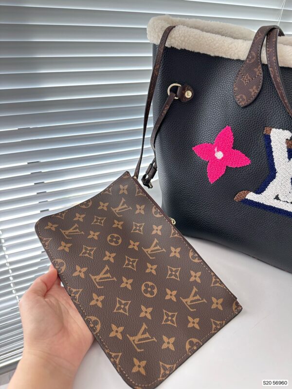 LOUIS VUITTON SHEARLING MONOGRAM NEVERFULL MM BAG BLACK 33CM - Image 7