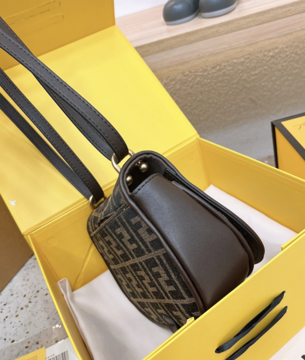 FENDI C'MON SMALL BROWN FF JACQUARD FABRIC BAG 20CM 8BS082AQ08F1MJE - Image 3