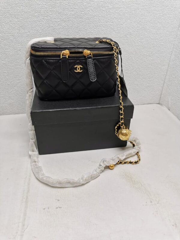 CHANEL PEARL CRUSH VANITY CASE WITH CHAIN IN BLACK 17CM - Image 9