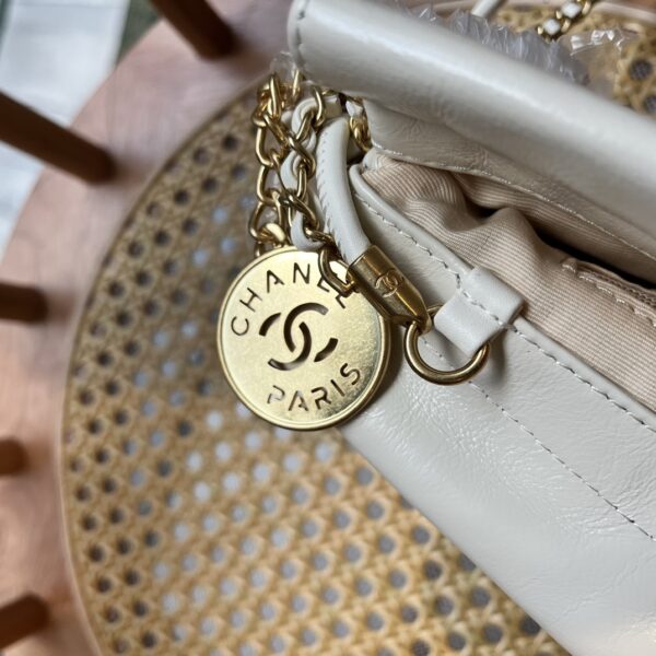 CHANEL 22 SMALL HANDBAG BLACK WHITE GOLD TONE METAL 19CM AS3980 B16652 NY081 - Image 2