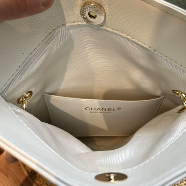 CHANEL LEATHER CUE BALL FOLDOVER BAG IVORY 26CM - Image 4