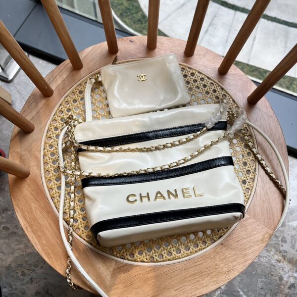 CHANEL 22 SMALL HANDBAG BLACK WHITE GOLD TONE METAL 19CM AS3980 B16652 NY081 - Image 9