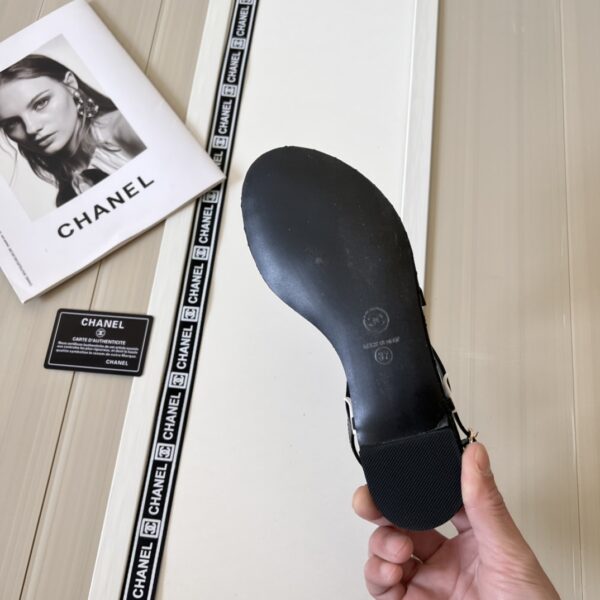 CHANEL BLACK QUILTED LEATHER WITH WHITE CAMELLIA CC LOGO SANDALS G45258 X01000 94305 - Image 7