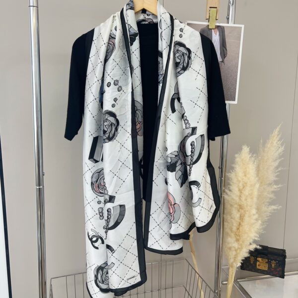 CHANEL CC WITH PINK FLOWER SQUARE SCARF WHITE 90CM - Image 3