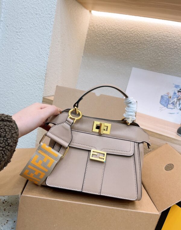 FENDI PEEKABOO MINI BAG LEATHER BAG WITH BAGUETTE POCKET BEIGE 23CM 8BN244AMCXF0E65 - Image 2