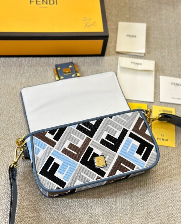 FENDI BAGUETTE FF EMBROIDERED SHOULDER BAG MULTICOLOR 26CM - Image 7