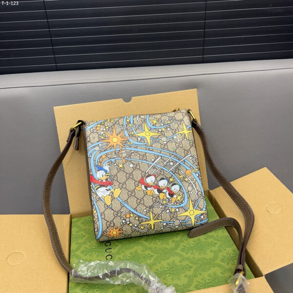 GUCCI DISNEY X GUCCI DONALD DUCK MESSENGER BAG 24CM 645054 2O4AT 8679 - Image 6