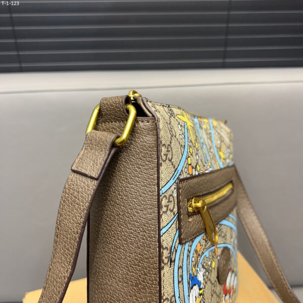 GUCCI DISNEY X GUCCI DONALD DUCK MESSENGER BAG 24CM 645054 2O4AT 8679 - Image 8