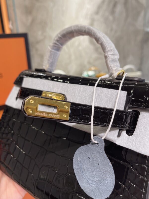 HERMÈS KELLY ALLIGATOR GOLD BUCKLE BLACK 22CM - Image 6