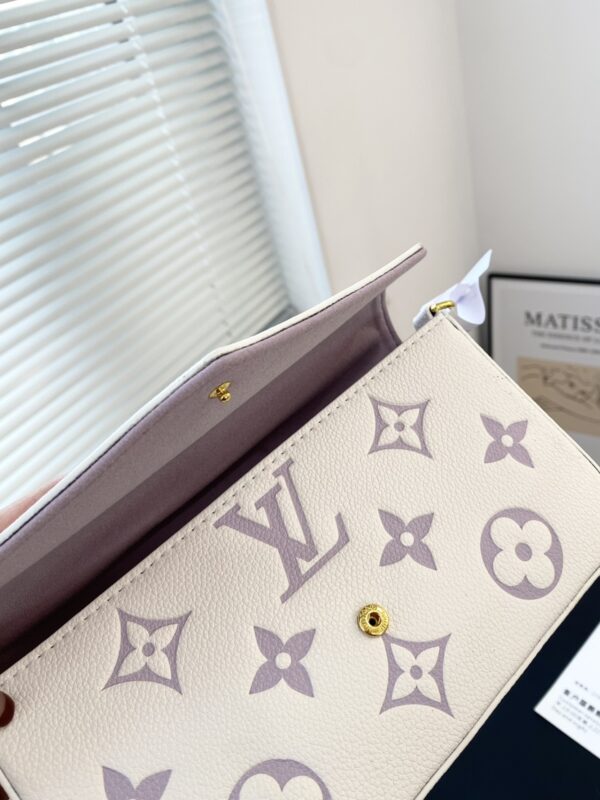 LOUIS VUITTON POCHETTE FELICIE BAG IN LATTE AND BUBBLE TEA 22CM - Image 6