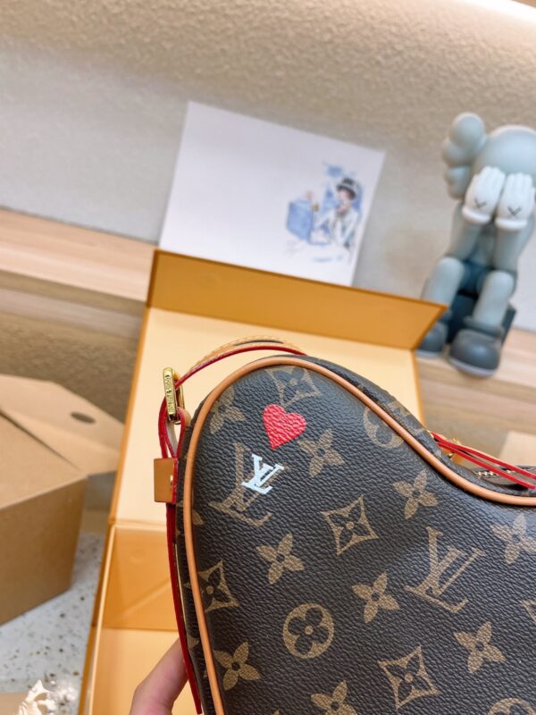 LOUIS VUITTON COEUR HEART BAG GAME ON MONOGRAM 21CM M57456 - Image 5