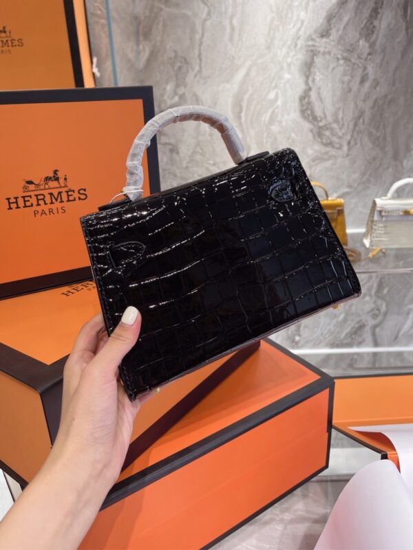 HERMÈS KELLY ALLIGATOR GOLD BUCKLE BLACK 22CM - Image 7