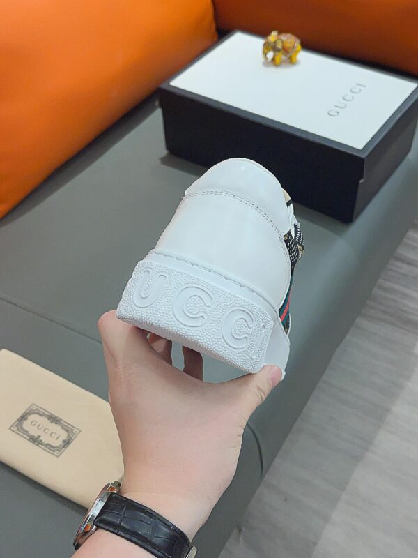 GUCCI SCREENER GG HIGH TOP SNEAKER IN WHITE AND BLACK - Image 6