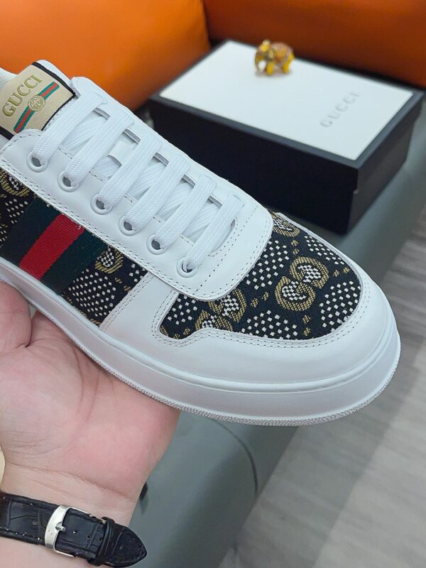 GUCCI SCREENER GG HIGH TOP SNEAKER IN WHITE AND BLACK - Image 5