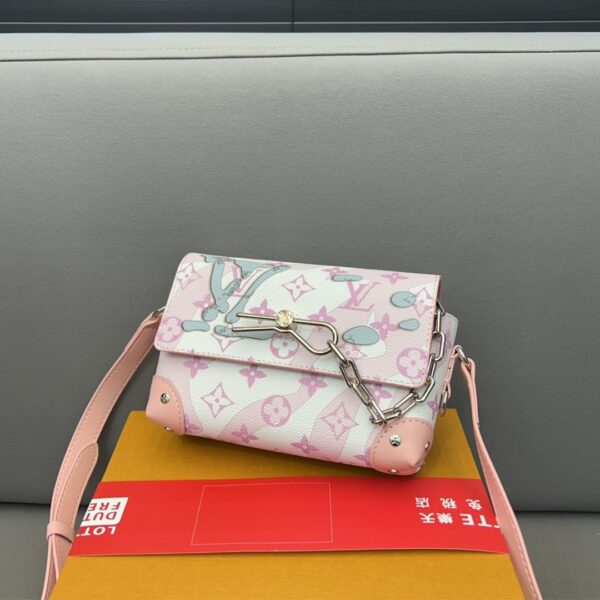 LOUIS VUITTON STEAMER WEARABLE WALLET PINK 18CM - Image 2