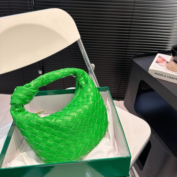 BOTTEGA VENETA JODIE INTRECCIATO LEATHER HANDLE BAG GREEN 27CM - Image 2
