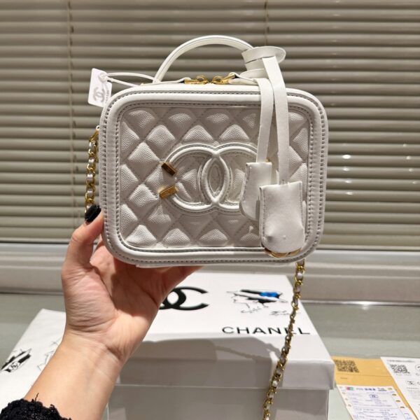CHANEL CC FILIGREE VANITY CASE WHITE 20CM - Image 2