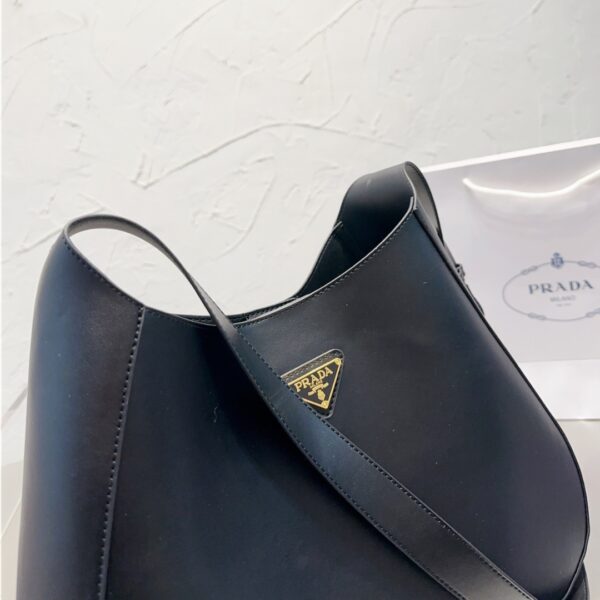 PRADA PRETO LARGE LEATHER SHOULDER BAG WITH TOP STITCHING BLACK 37CM 1BC181 2AIX F0002 V OOO - Image 3