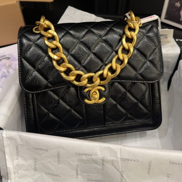 CHANEL 23S RETRO BACKPACK WITH GOLD HARDWARE BLACK 22CM - Image 3