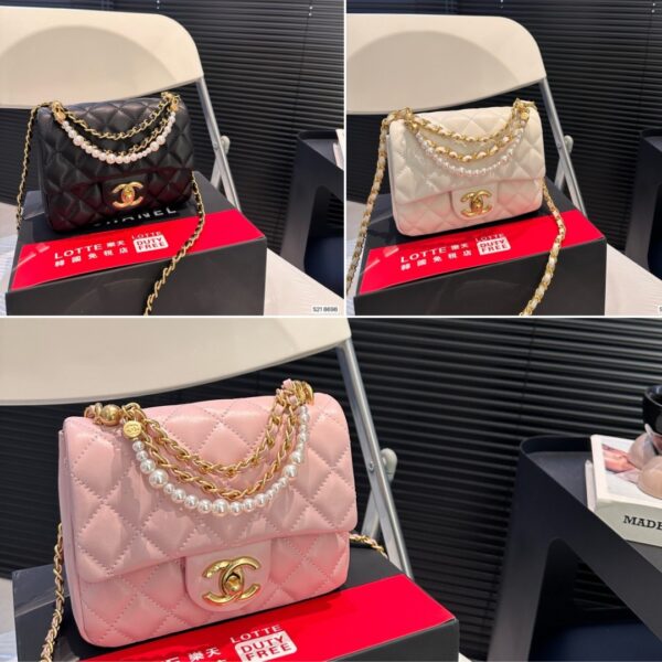 CHANEL FLAP BAG GOLD HARDWARE WITH CHAIN WHITE 17CM - Image 3
