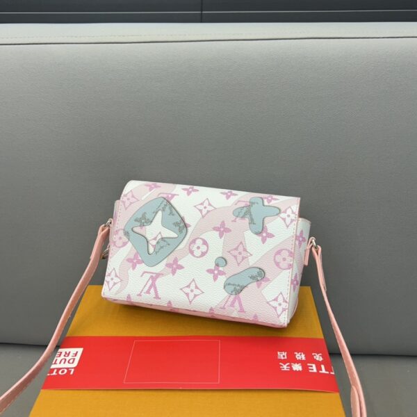 LOUIS VUITTON STEAMER WEARABLE WALLET PINK 18CM - Image 4