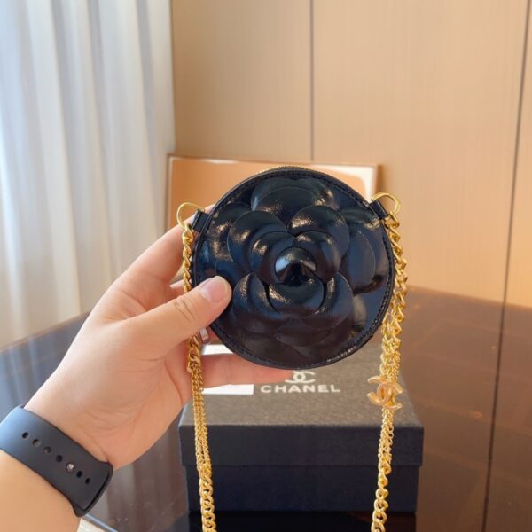 CHANEL CAMELLIA CLUTCH WITH CHAIN WHITE 12CM - Image 3