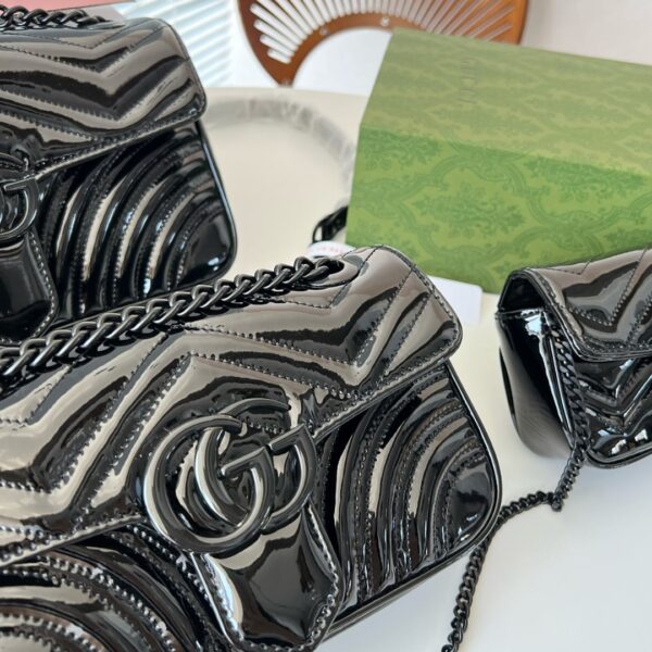 GUCCI GG MARMONT PATENT SUPER MINI BAG BLACK PATENT 476433 AACDE 1000 - Image 4