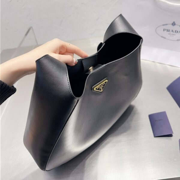 PRADA PRETO LARGE LEATHER SHOULDER BAG WITH TOP STITCHING BLACK 37CM 1BC181 2AIX F0002 V OOO - Image 5