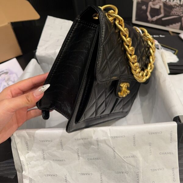 CHANEL 23S RETRO BACKPACK WITH GOLD HARDWARE BLACK 22CM - Image 5