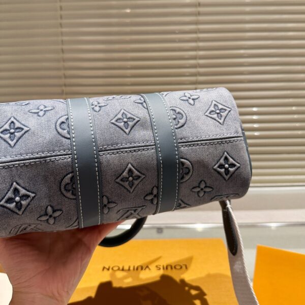 LOUIS VUITTON KEEPALL BANDOULIÈRE 25 MONOGRAM WASHED DENIM CANVAS 24CM M22762 - Image 6