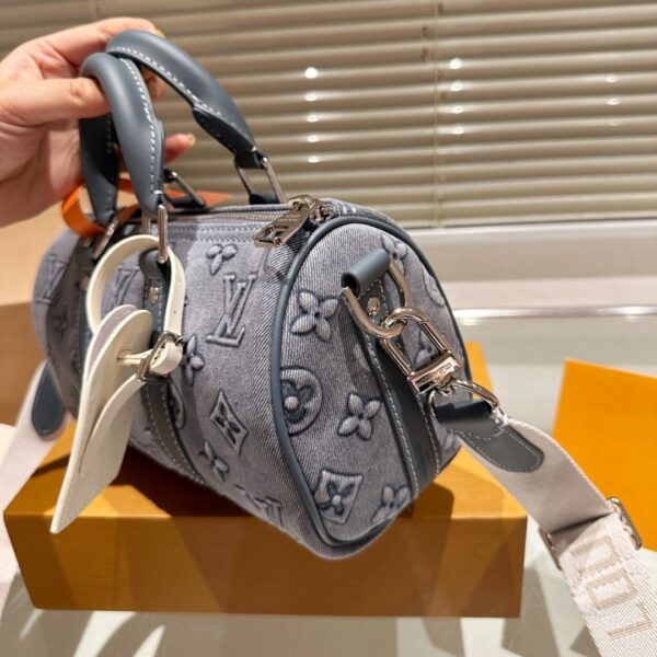 LOUIS VUITTON KEEPALL BANDOULIÈRE 25 MONOGRAM WASHED DENIM CANVAS 24CM M22762 - Image 7