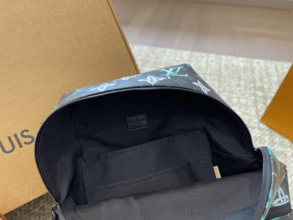 LOUIS VUITTON DISCOVERY BACKPACK GRAFFITI GREEN 36CM M21395 - Image 4