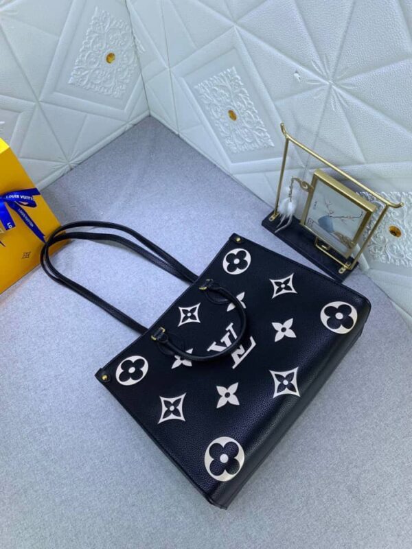 LOUIS VUITTON ONTHEGO MM BLACK CREAM 34CM M45495 - Image 6